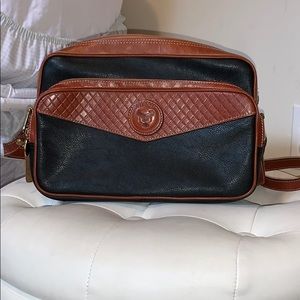 Vienti Travel Purse